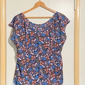 LC Lauren Conrad Navy Floral Short-Sleeve Blouse with Ruching. Size L